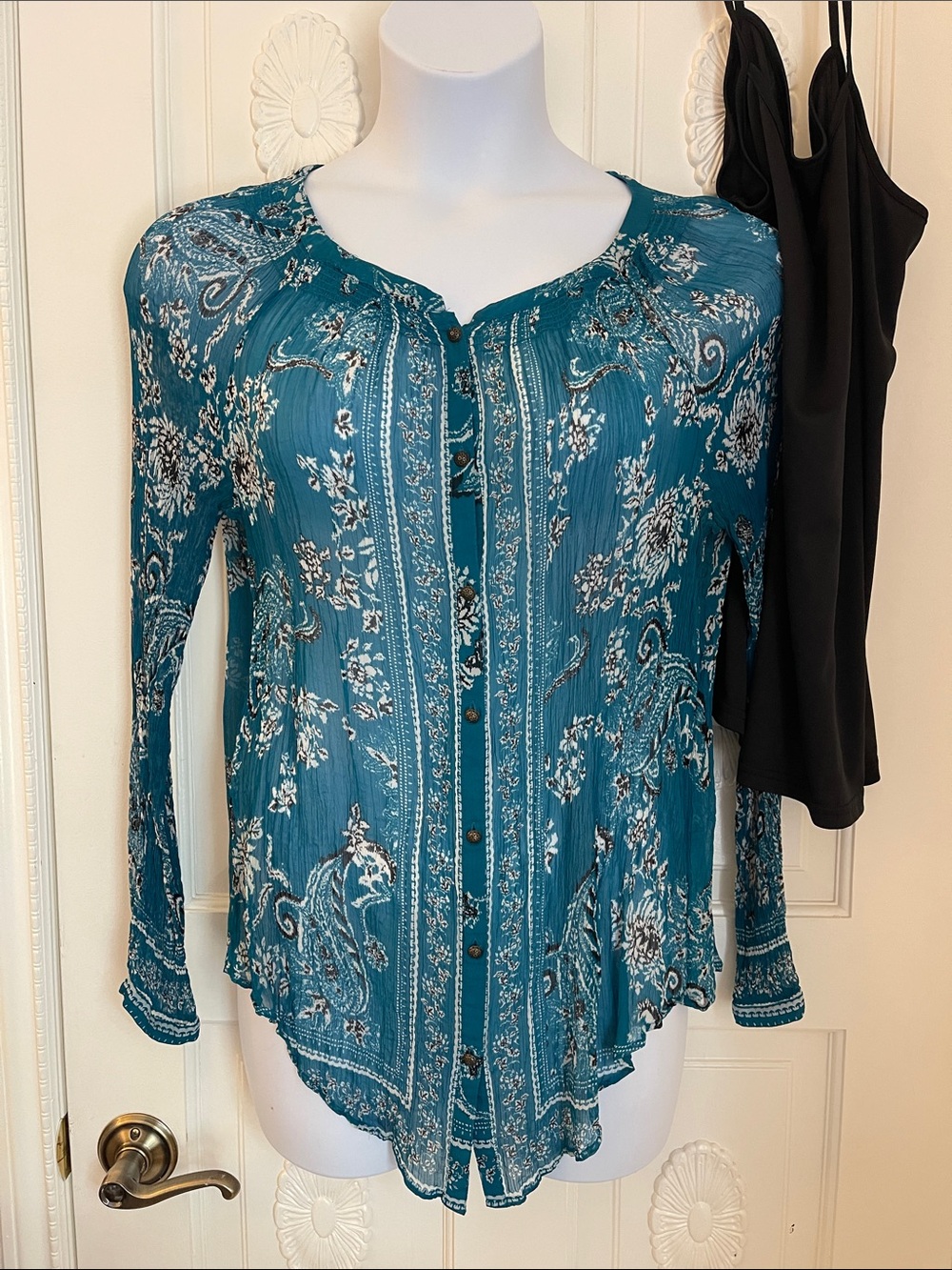 Teal Paisley Button-Front Women’s Top plus bonus cami.